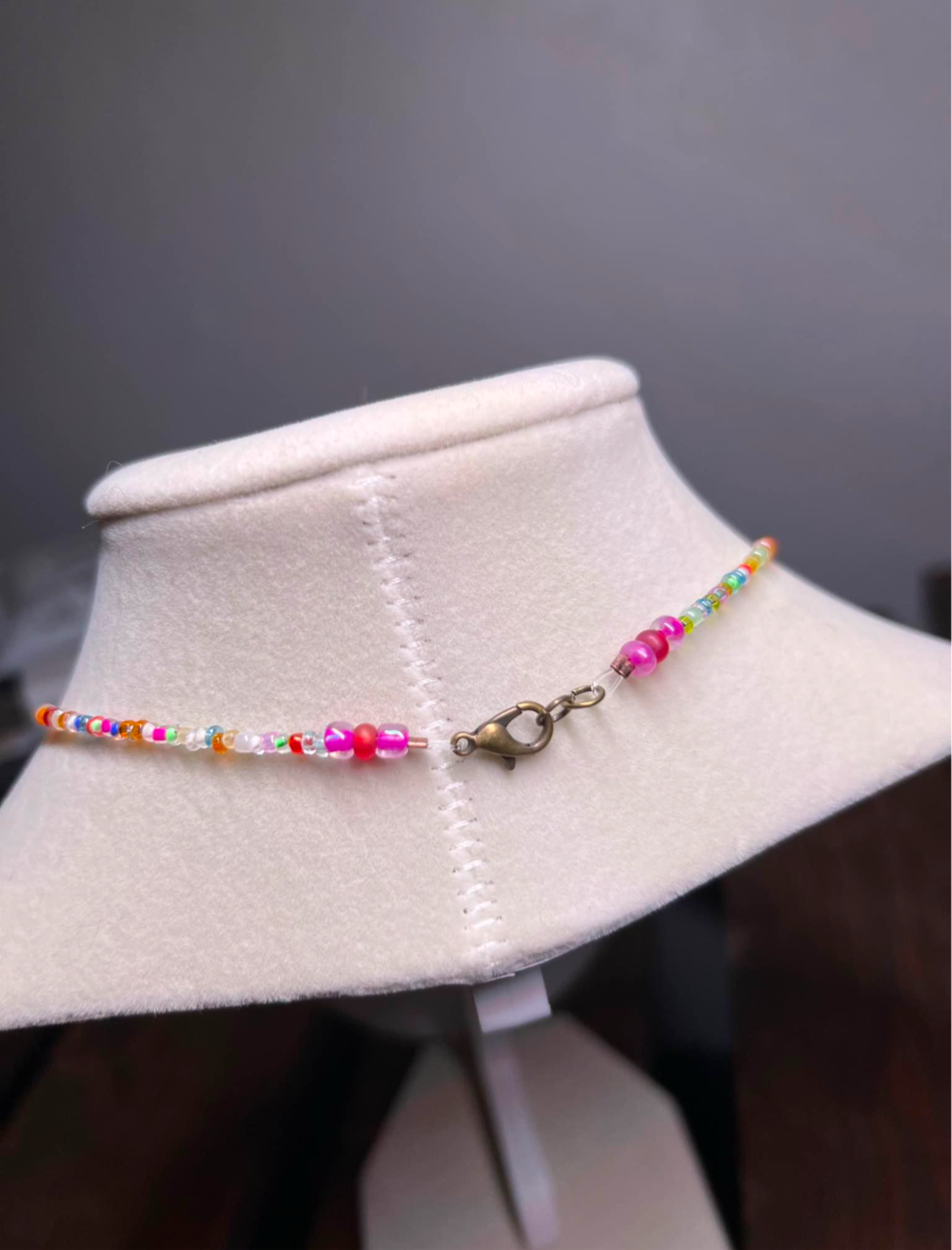 Peace sign pendant choker