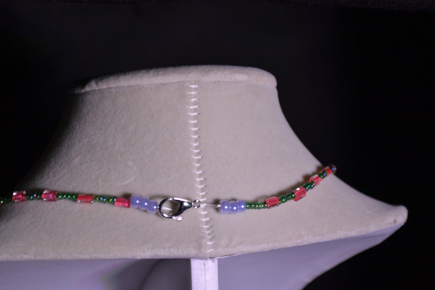 Multicolor glass bead necklace. Fuschia and green