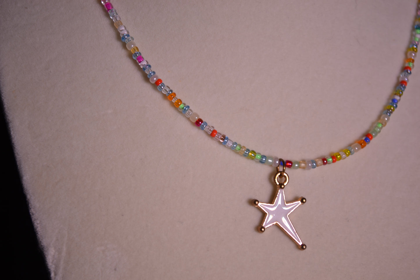 Star pendant beaded necklace
