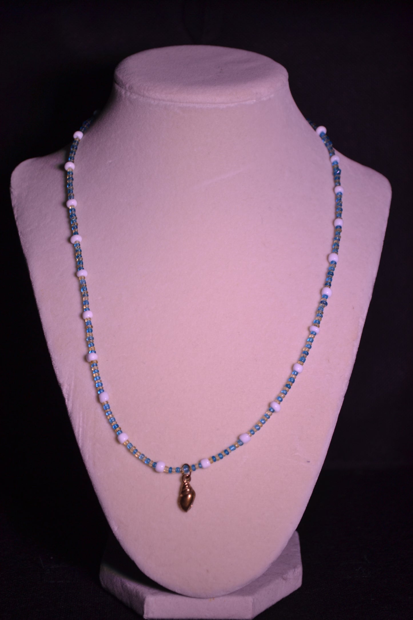 Conch shell pendant beaded necklace