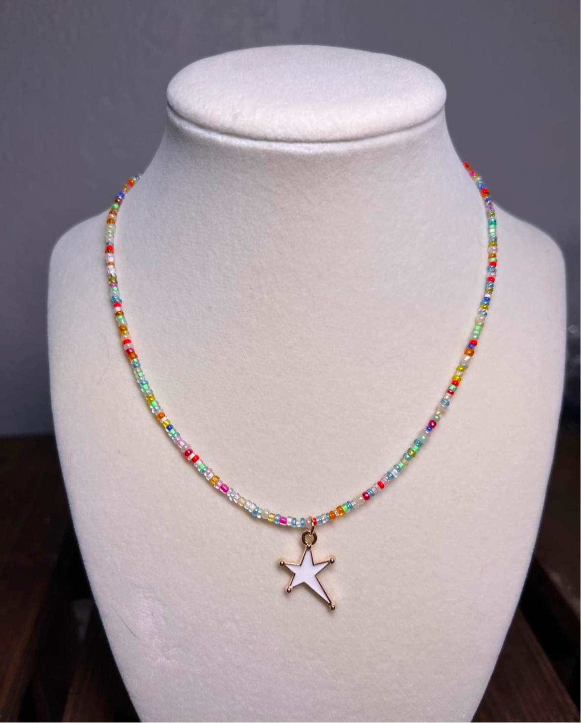 Star pendant beaded necklace