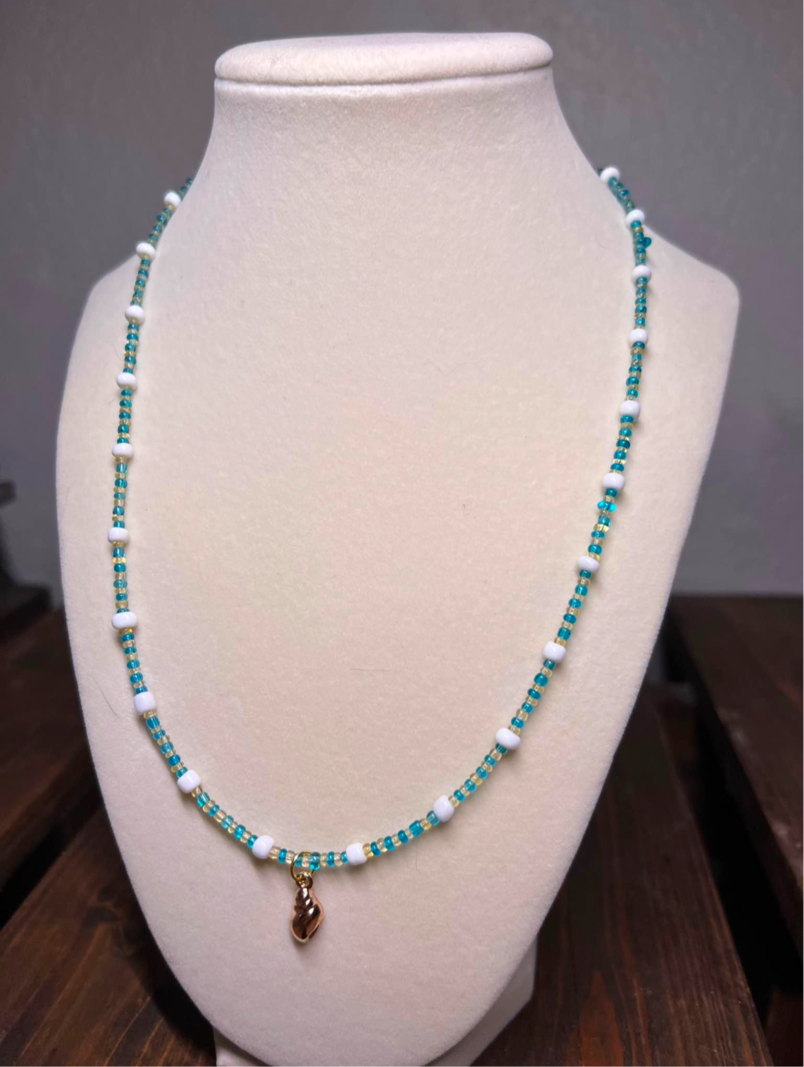 Conch shell pendant beaded necklace