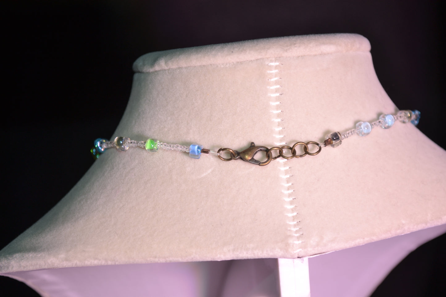 Glass bead choker
