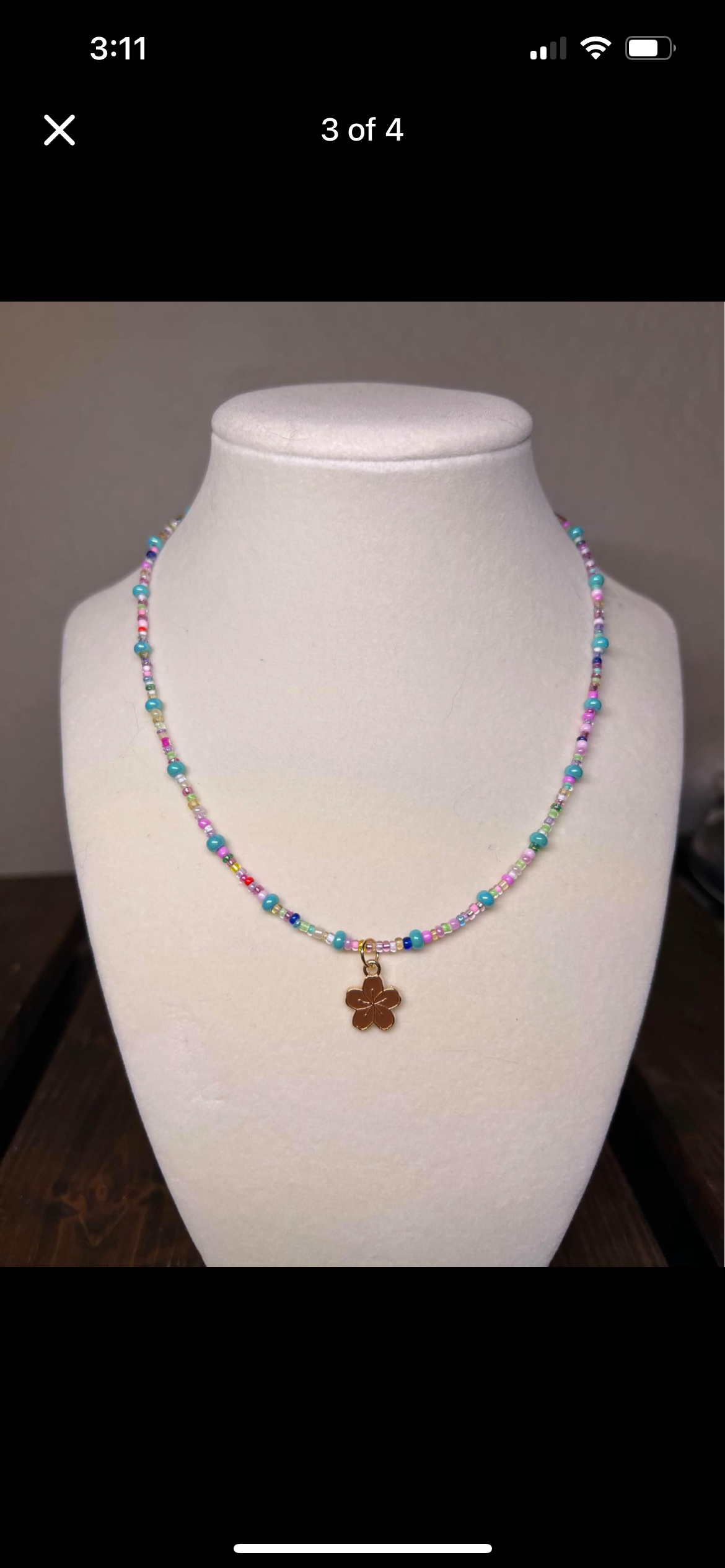 Flower pendant glass bead necklace