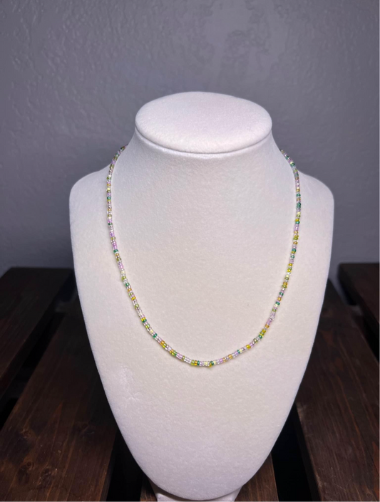 Randomized colors glass bead necklace