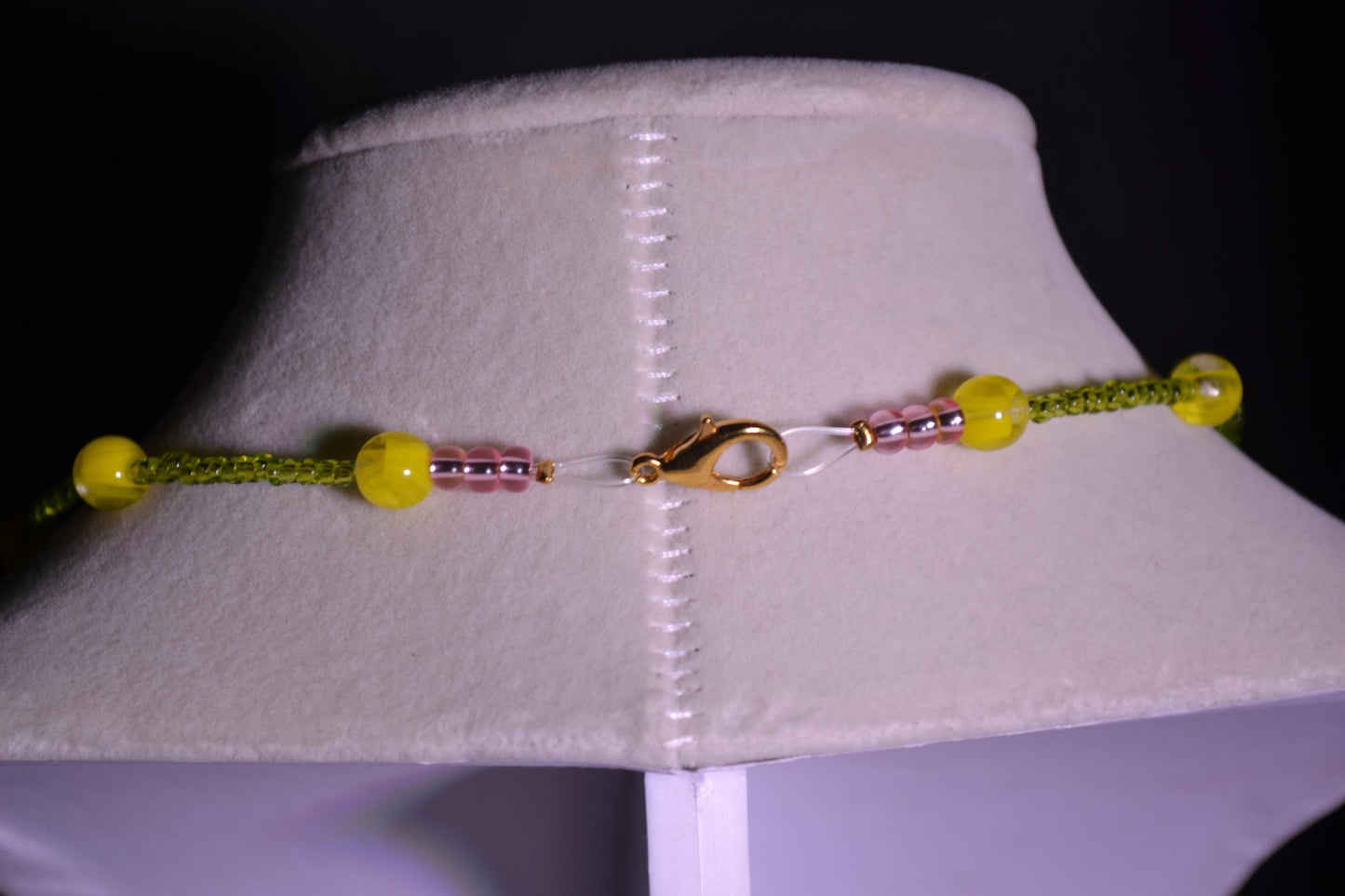 Multicolor glass bead necklace. Lemon lime