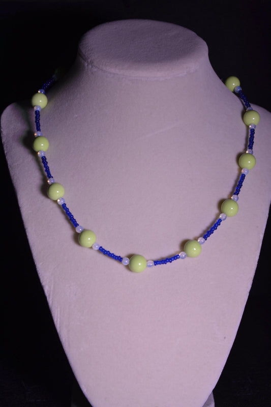 Multicolor glass bead necklace. Lime green and blue