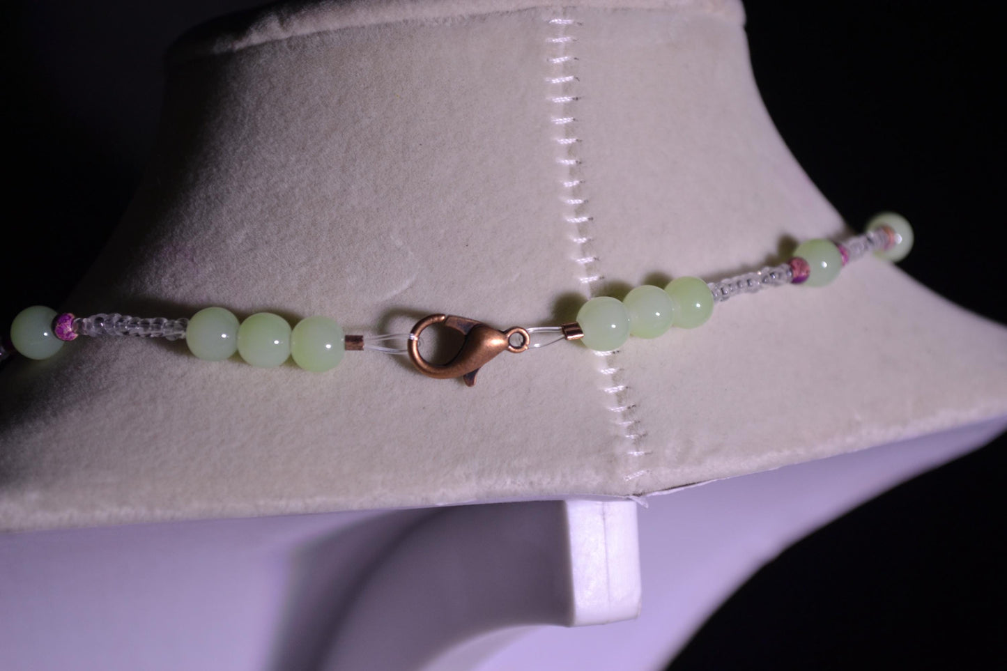 Multicolor glass bead necklace. Green and purple