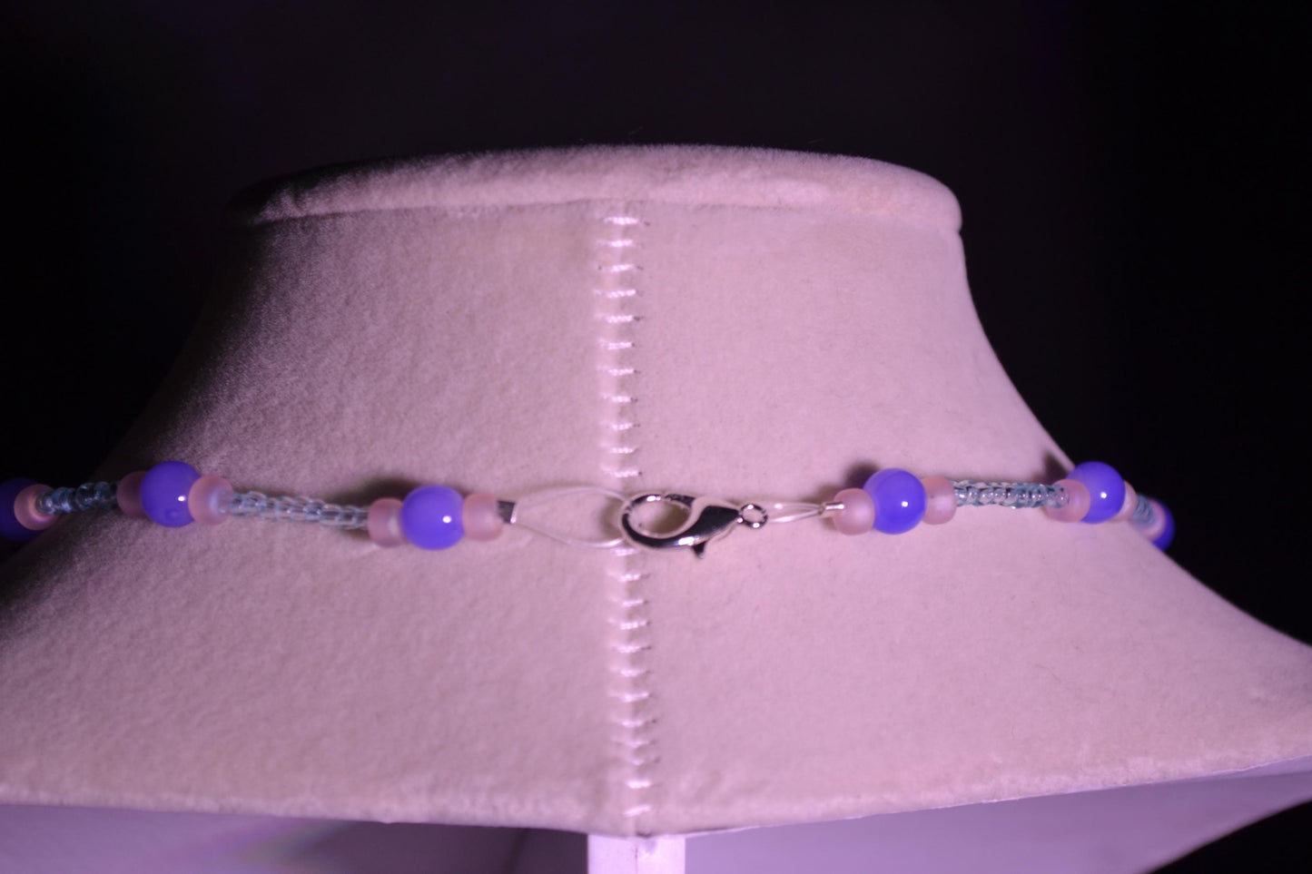 Multicolor glass bead necklace. Purple and pink