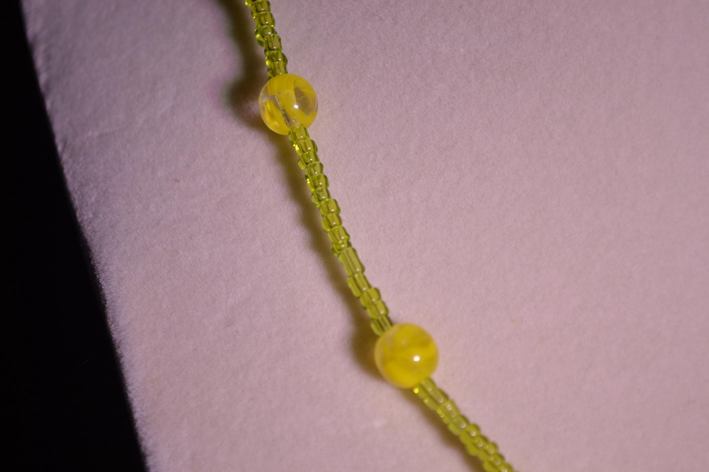 Multicolor glass bead necklace. Lemon lime