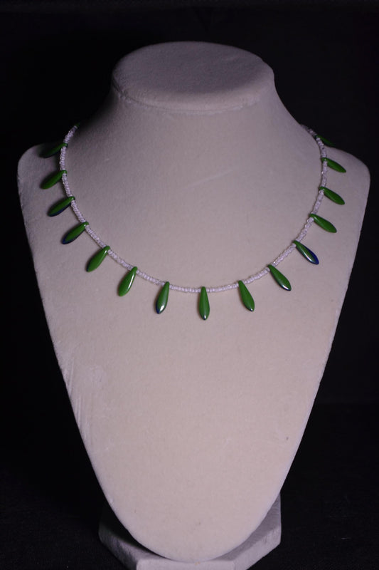 Reversible multicolor glass bead necklace. Green and navy
