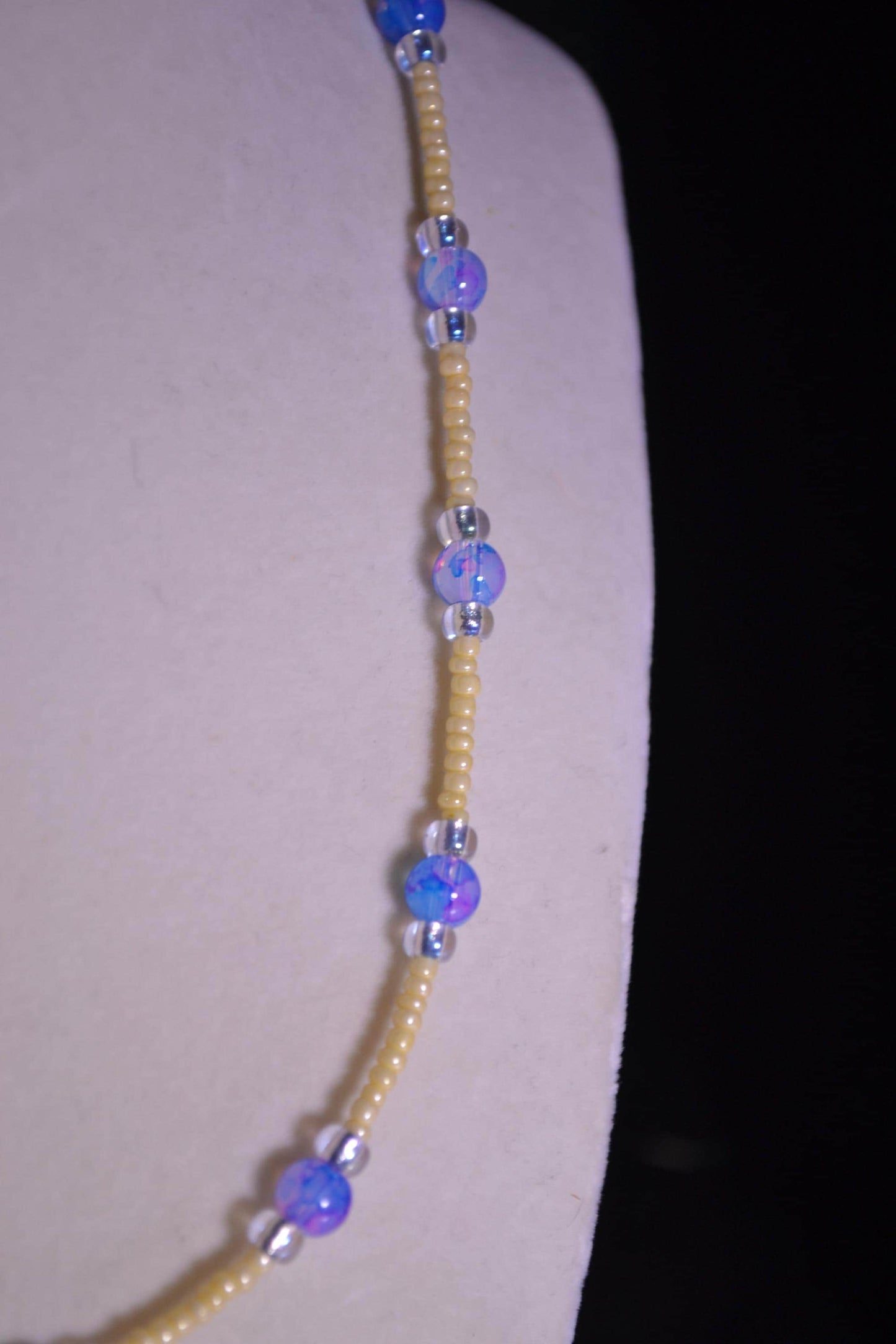 Multicolor glass bead necklace. Purple and Yellow