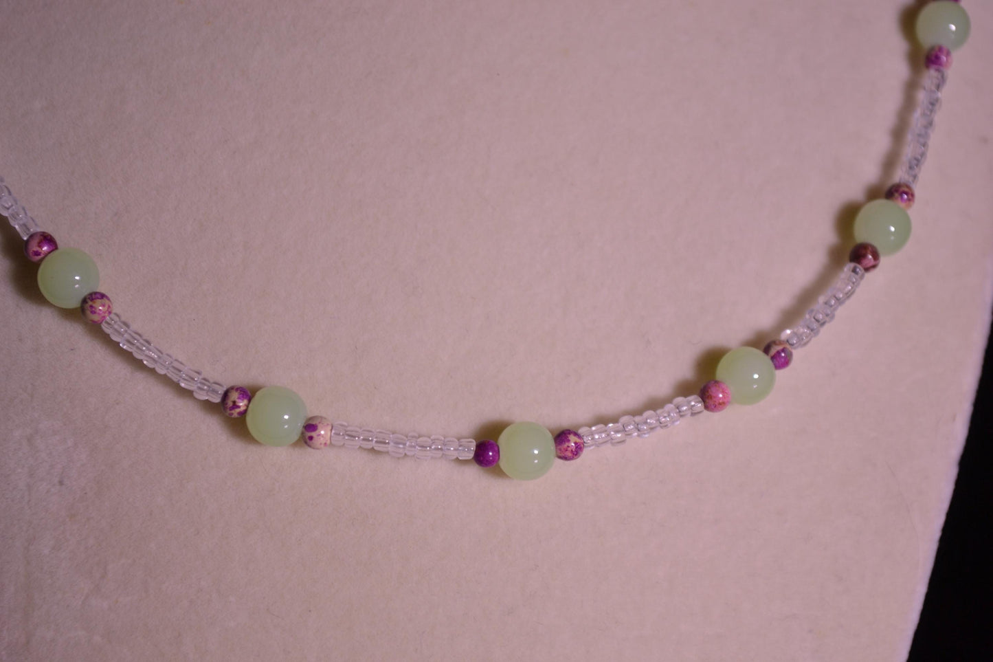 Multicolor glass bead necklace. Green and purple