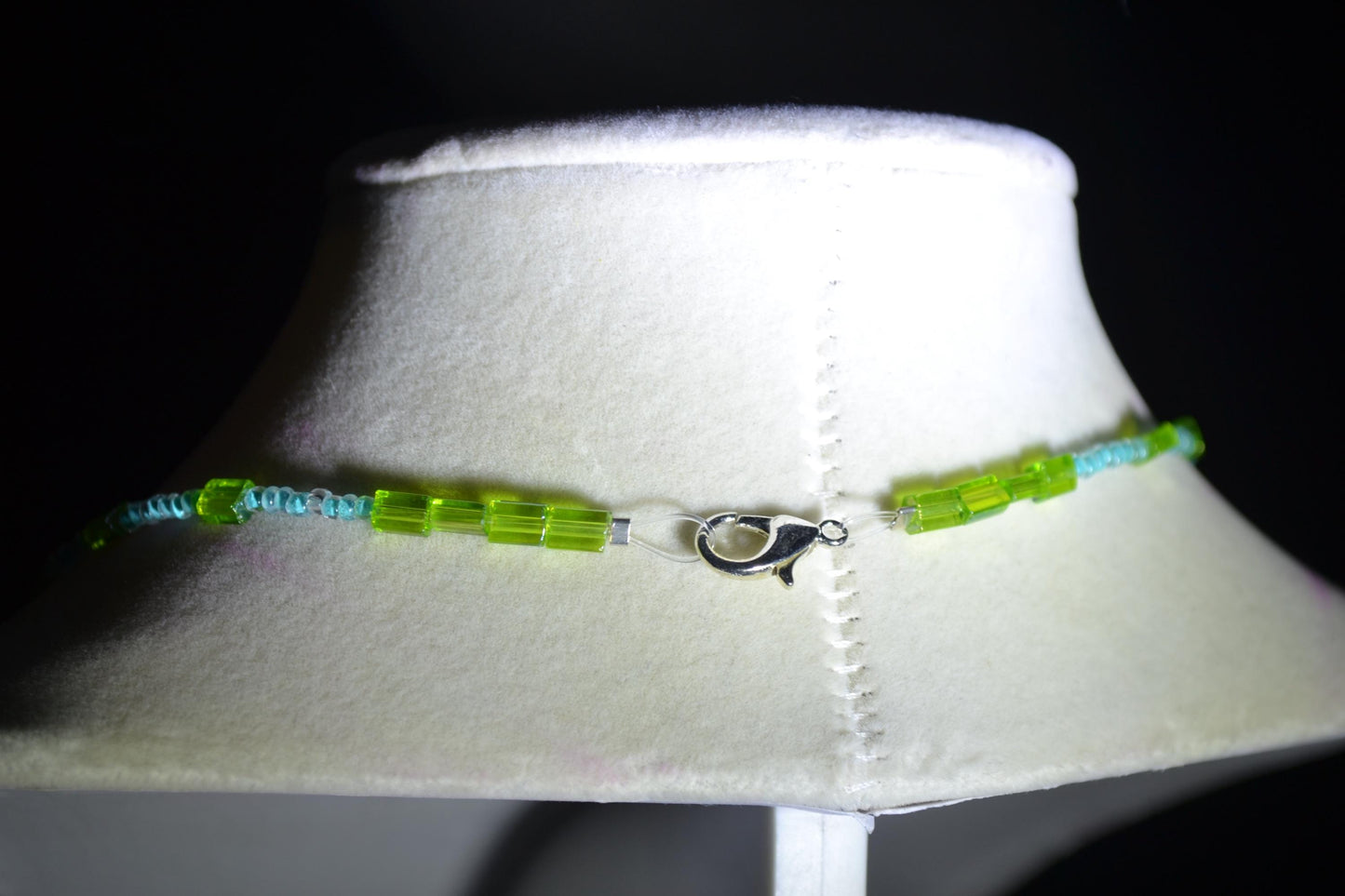 Silver arrow pendant glass bead necklace